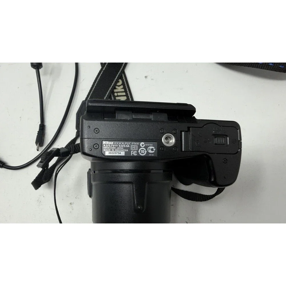 Nikon COOLPIX P500 36X Zoom 12.1MP Tilt Screen Digital Camera - Bundle - Nice -